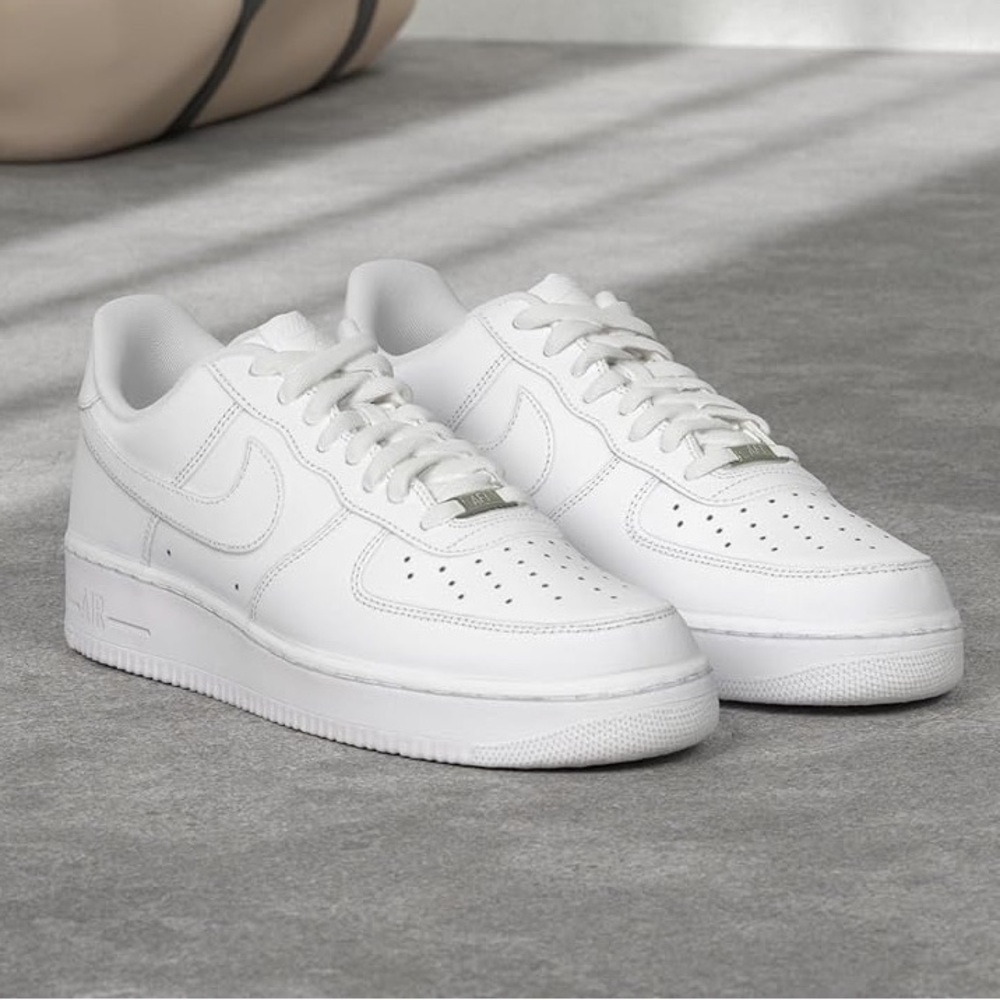 White Nike Air Force 1 Sneakers VGUC size 6.5